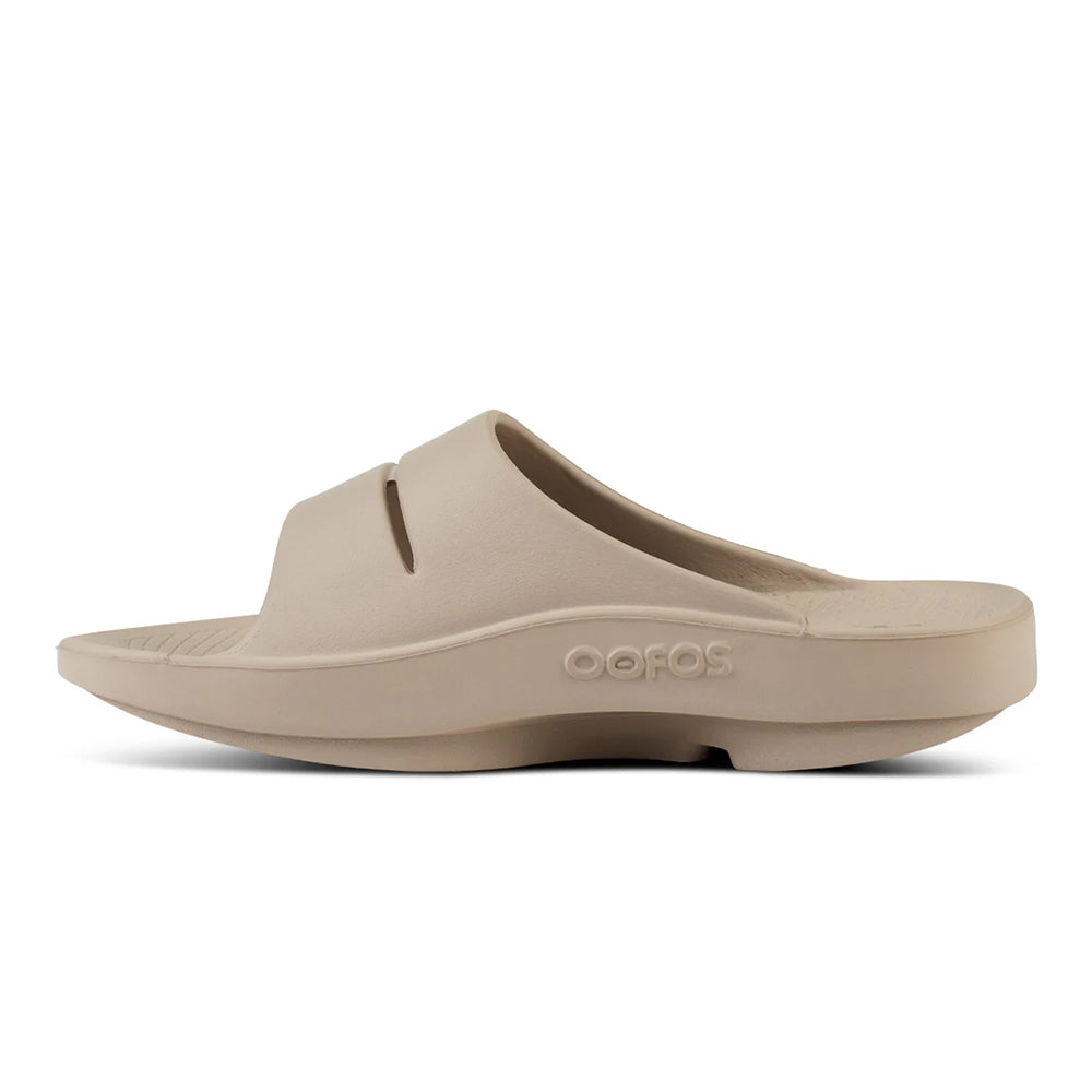 Oofos Ooahh Slide Sandal - BlackToe Running