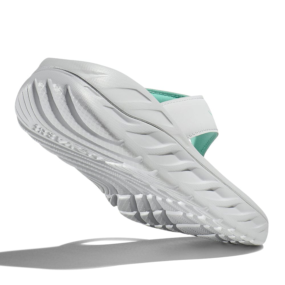 Hoka Women's Ora Recovery Flip - BlackToe Running#colour_cosmic-grey-seafoam