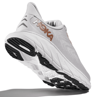 Hoka One One Women's Arahi 6 - BlackToe Running#colour_nimbus-cloud-rose-gold
