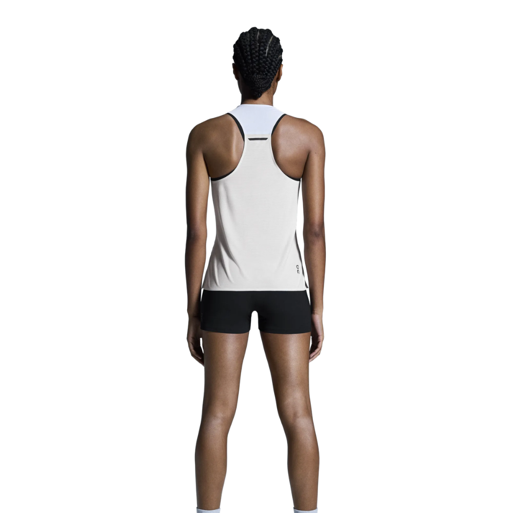 On Women's Performance Tank - BlackToe Running#colour_white-silver