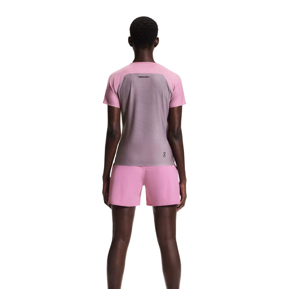 On Women's Performance Tee - BlackTore Running#colour_sakura-dewberry