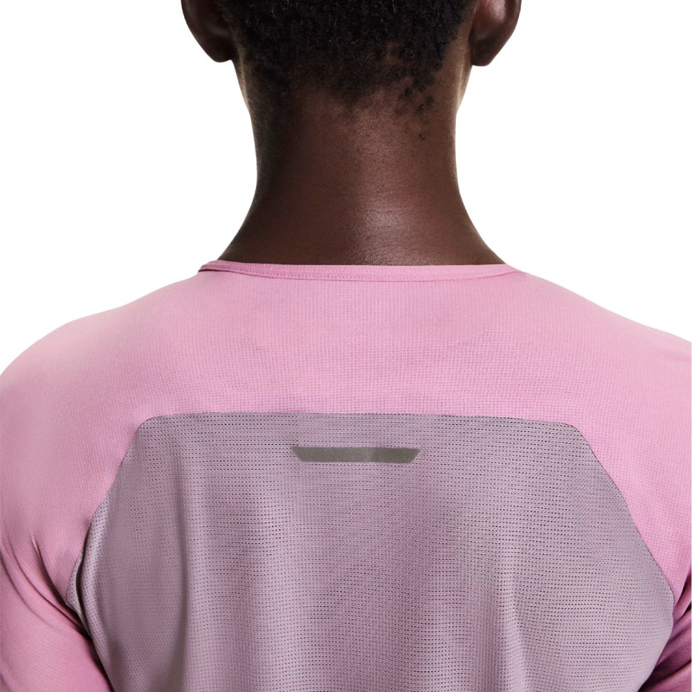 On Women's Performance Tee - BlackTore Running