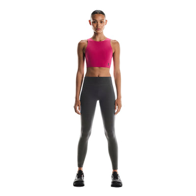 On Women's Core 2-In-1 Crop - BlackToe Running#colour_grenadine