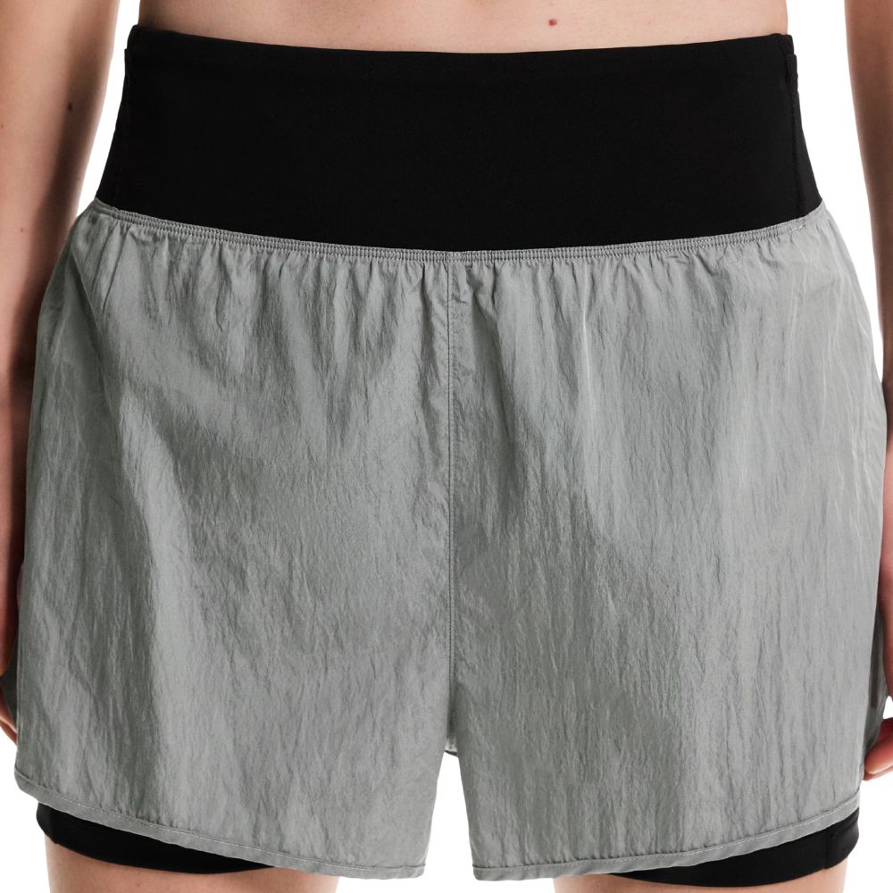 On Women's Performance Volt Shorts – BlackToe Running Inc.