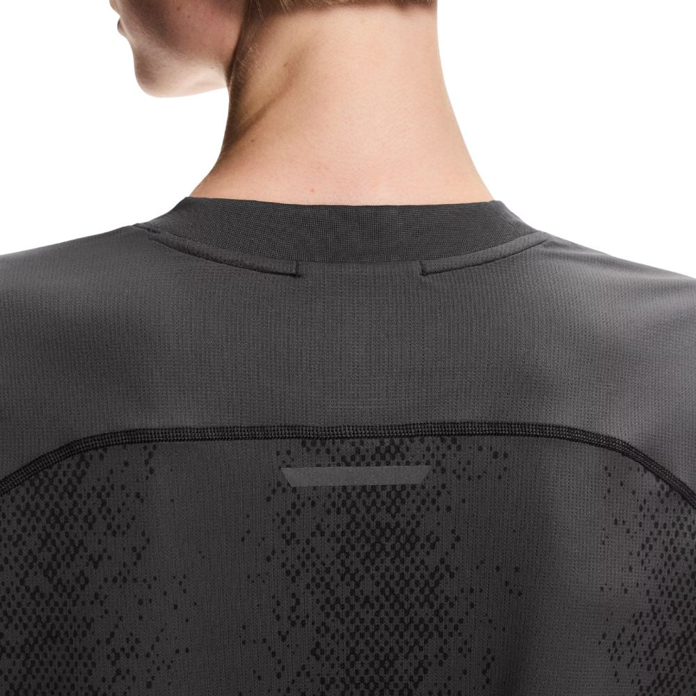 On Women's Performance Volt-Tee  - BlackToe Running