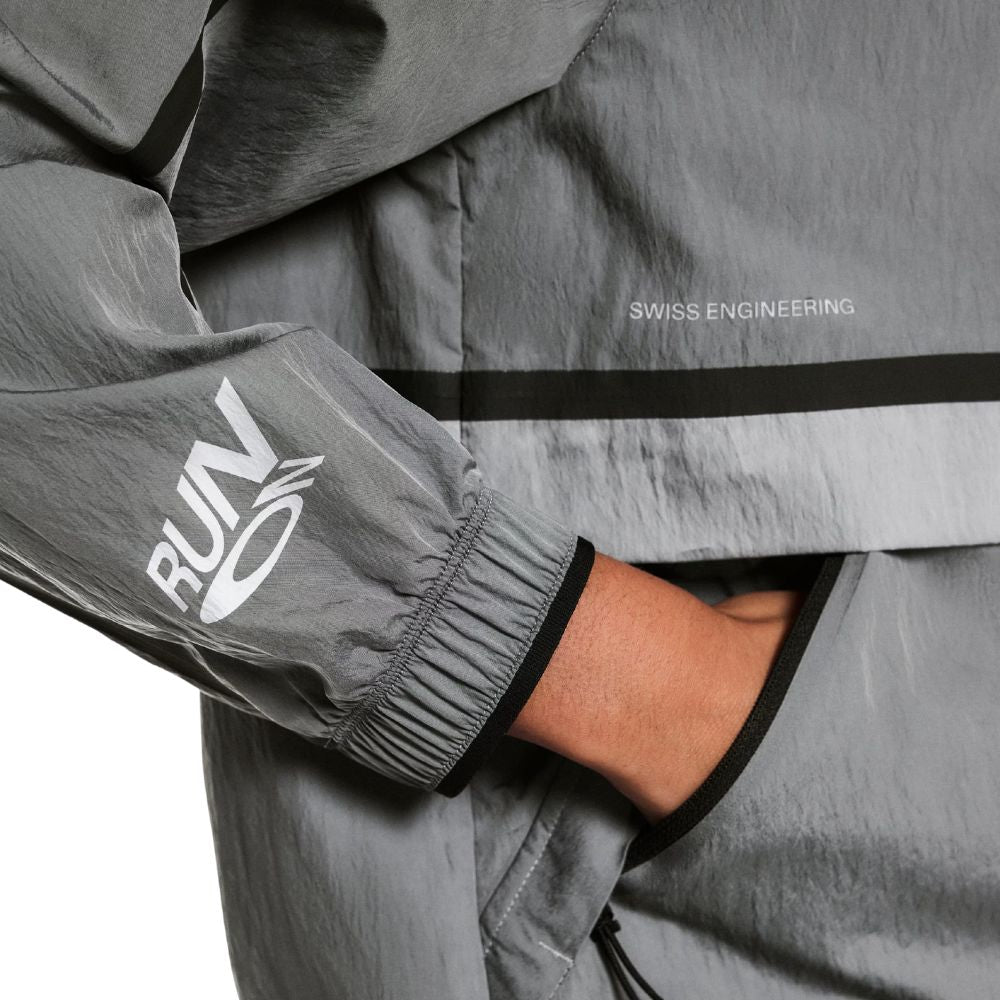 On Women's Performance Volt Jacket- BlackToe Running