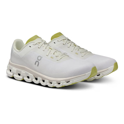 On Women's Cloudflow 4 - BlackToe Running#colour_white-sand