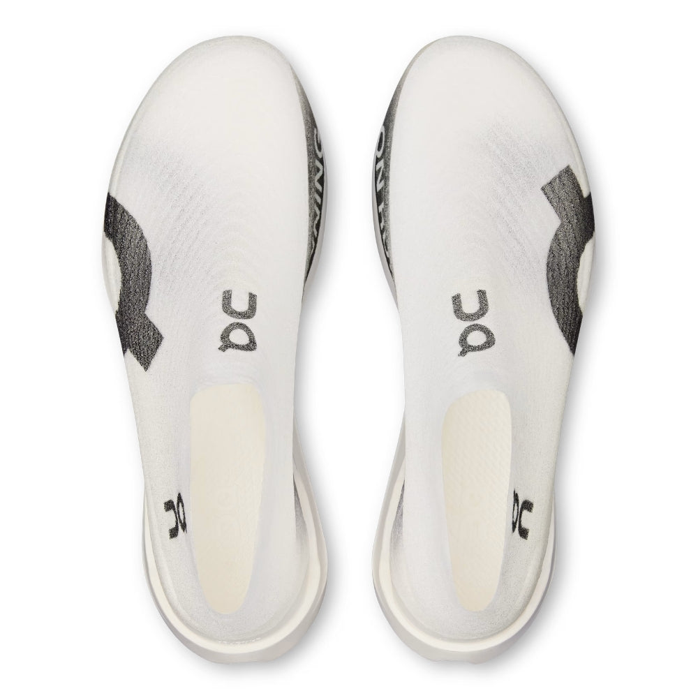 On Cloudboom Strike LS - BlackToe Running