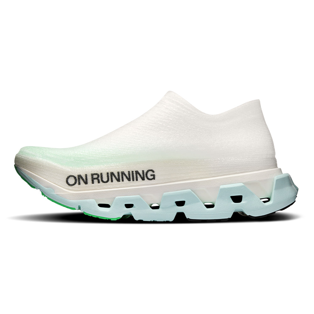 On Cloudmonster 3 Hyper LS - BlackToe Running#colour_flurry-verdite