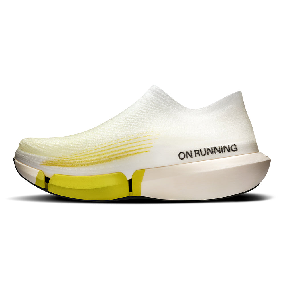 On Cloudboom Strike 2 LS - BlackToe Running
