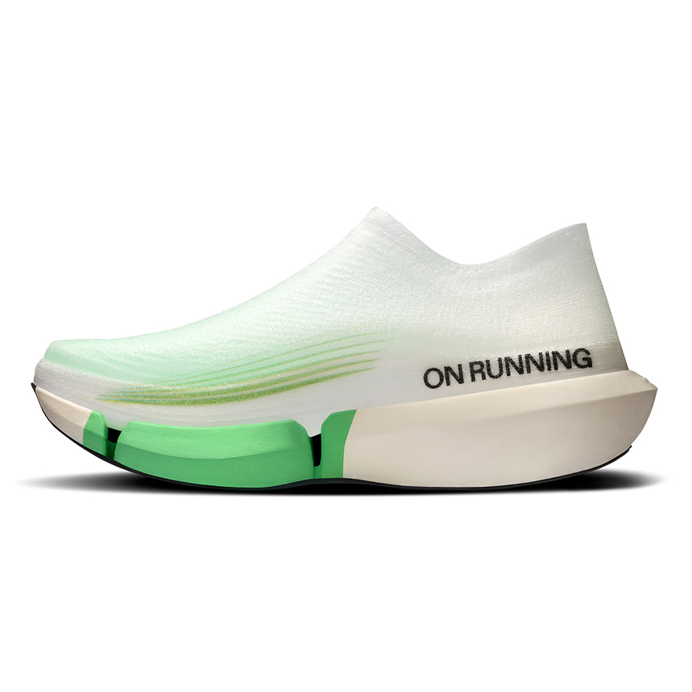 On Cloudboom Strike 2 LS - BlackToe Running#colour_white-verdite