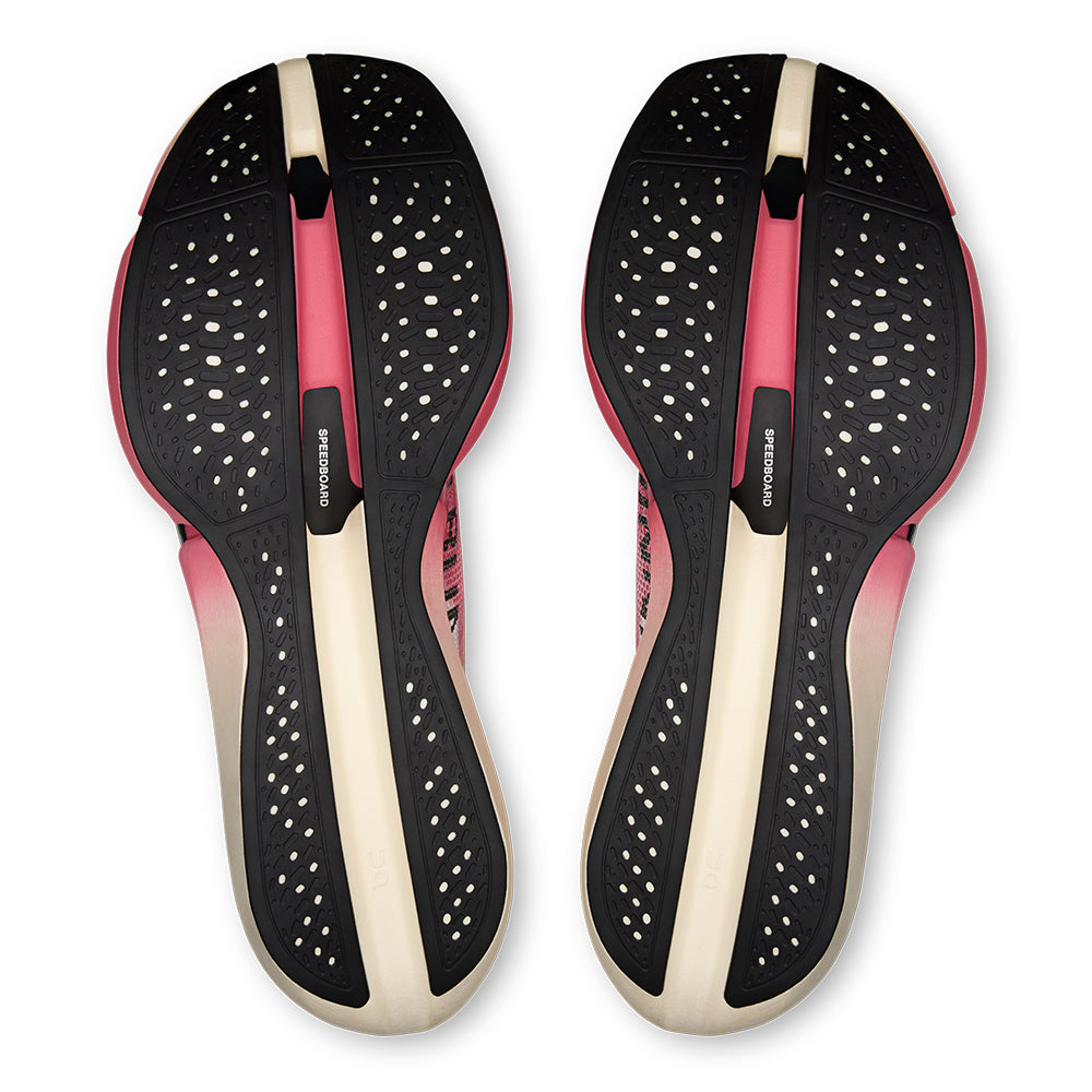 On Cloudboom Strike 2 - BlackToe Running#colour_white-camellia