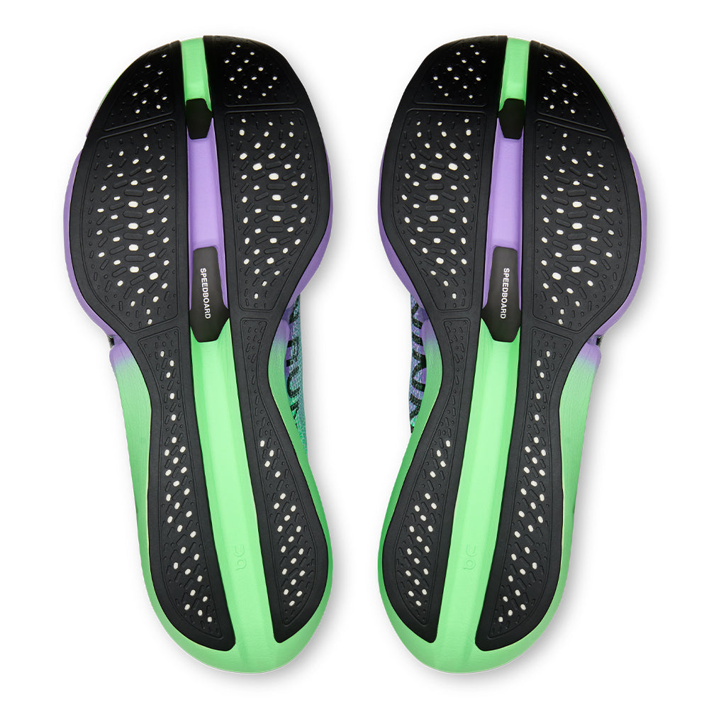 On Cloudboom Strike 2 - BlackToe Running#colour_verdite-aconite