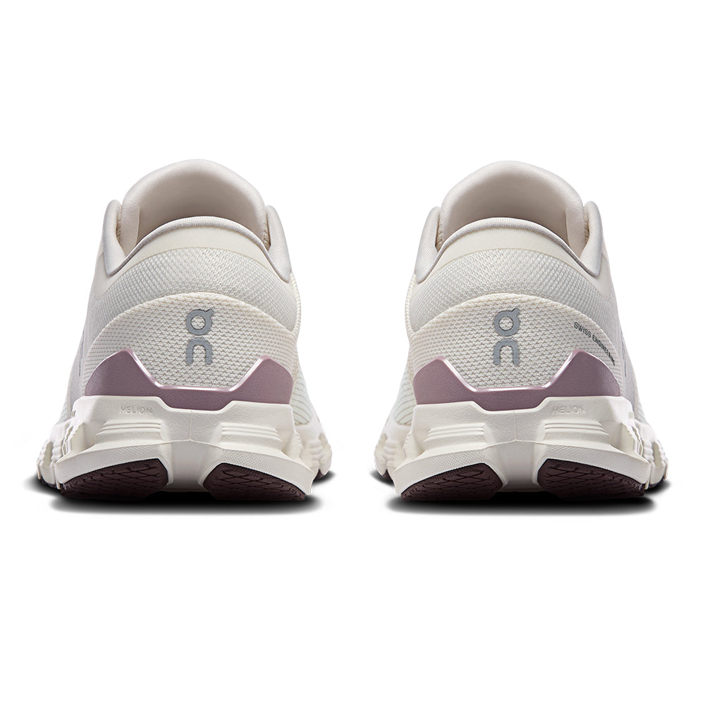 On Women's Cloud X 4 - BlackToe Running#colour_ivory-heron