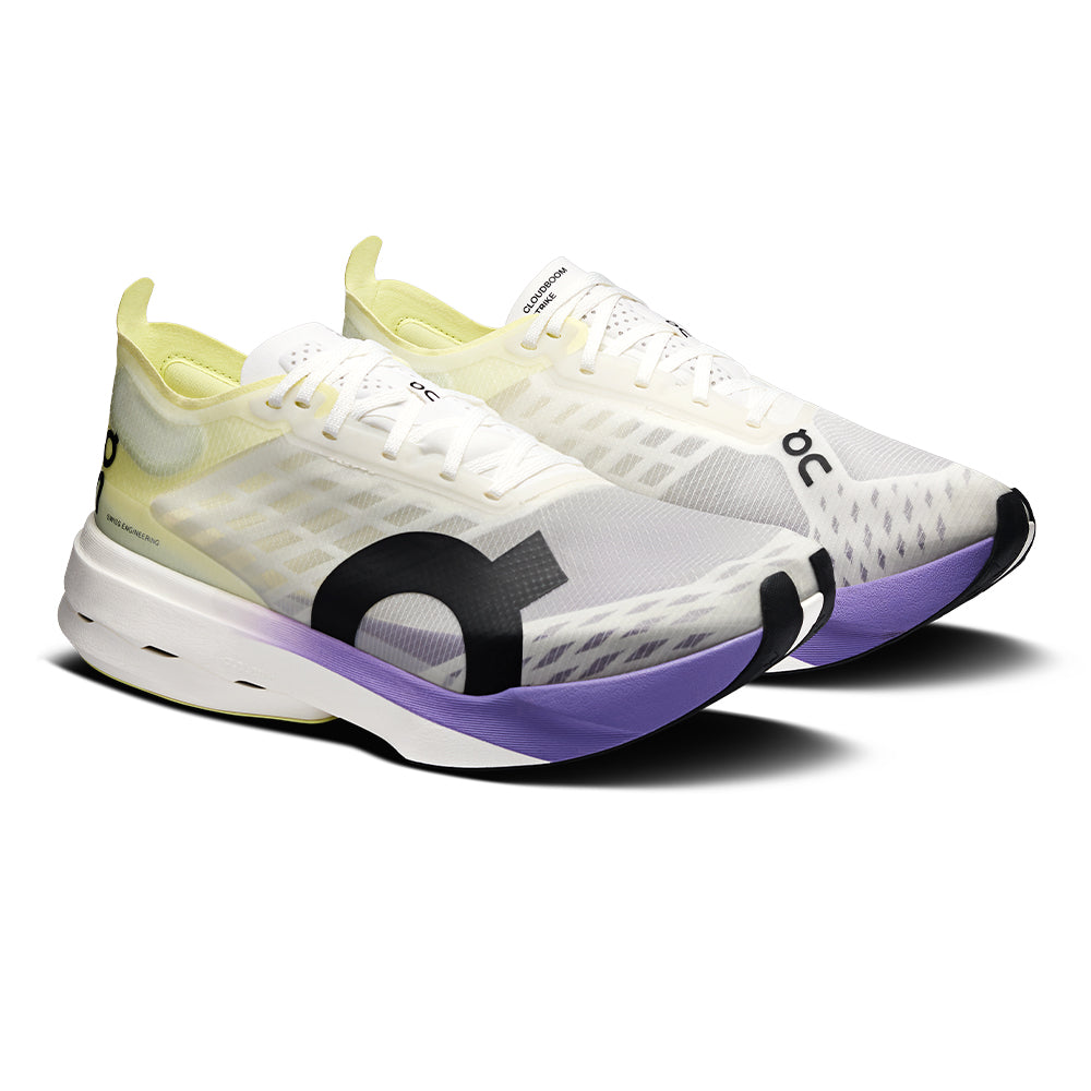 On Women's Cloudboom Strike - BlackToe Running#colour_juniper-limelight