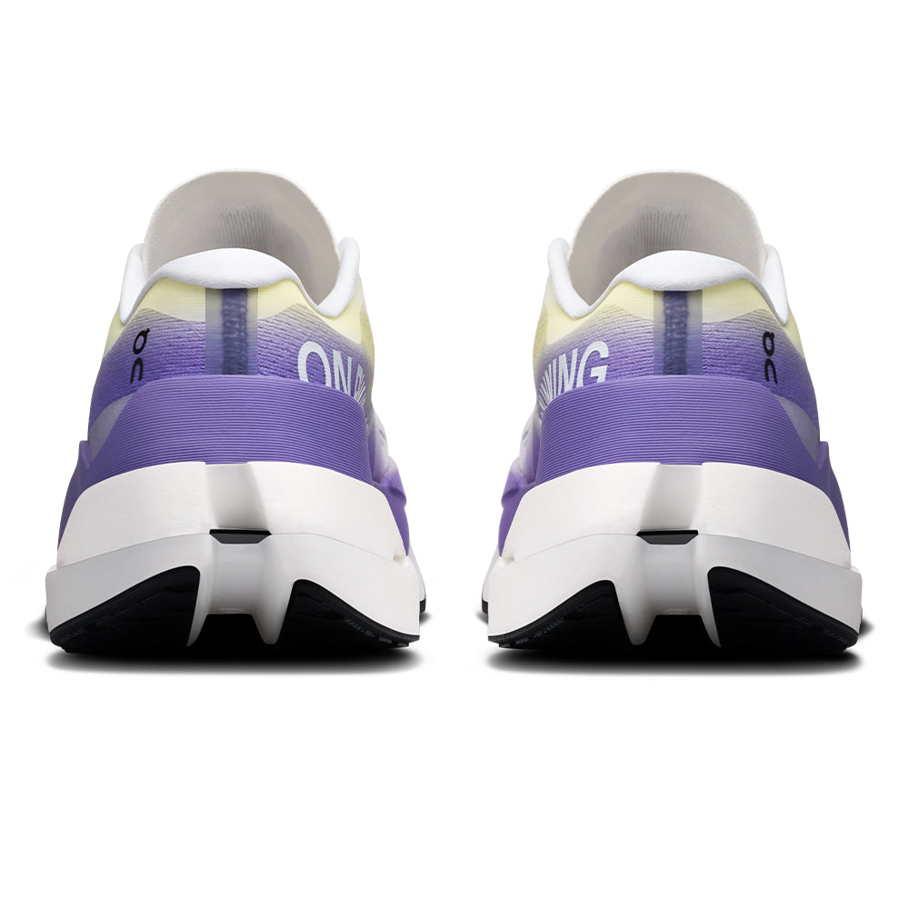 On Women's Cloudboom Max - BlackToe Running#colour_white-juniper