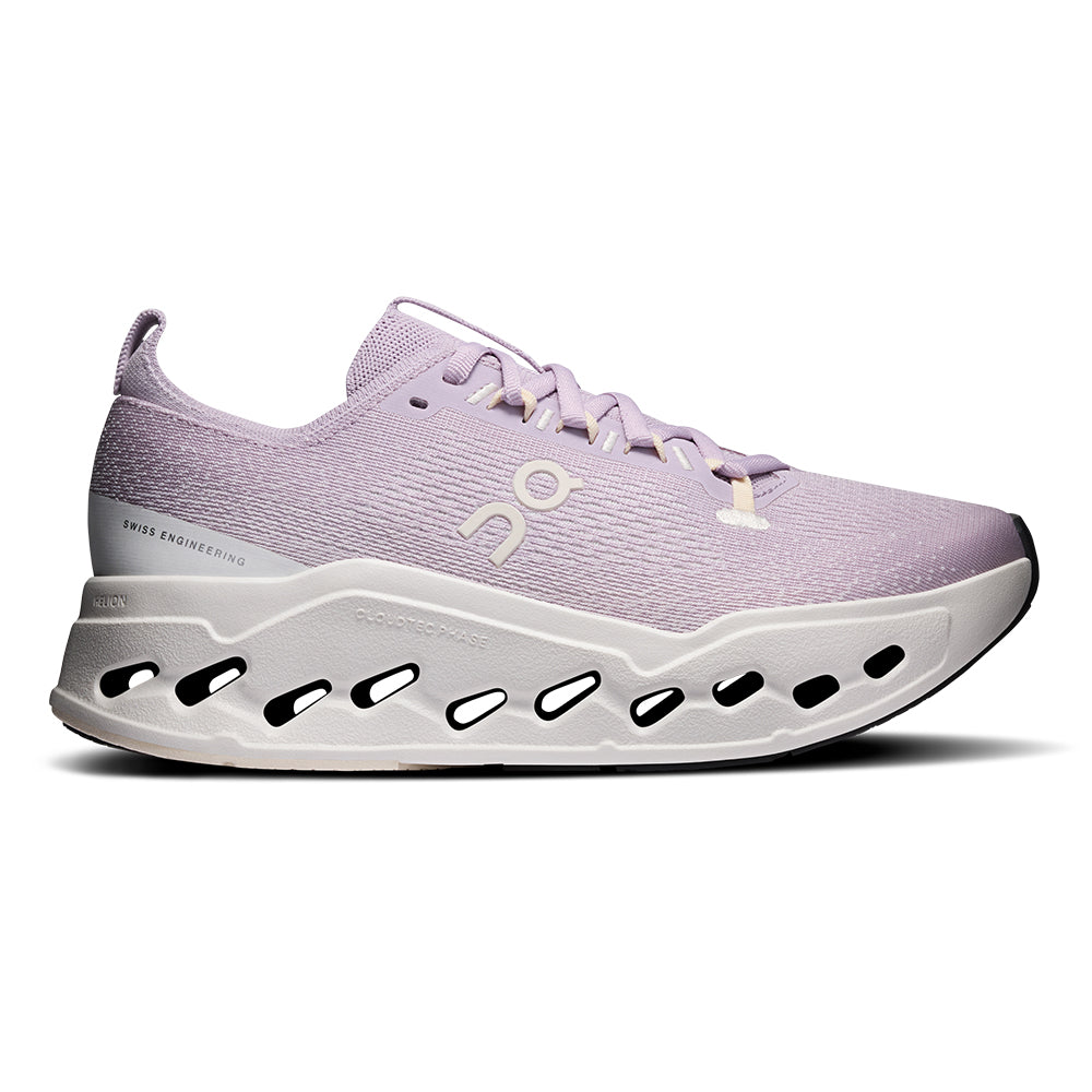 On Women's Cloudsurfer Max - BlackToe Running#colour_foxglove-ivory