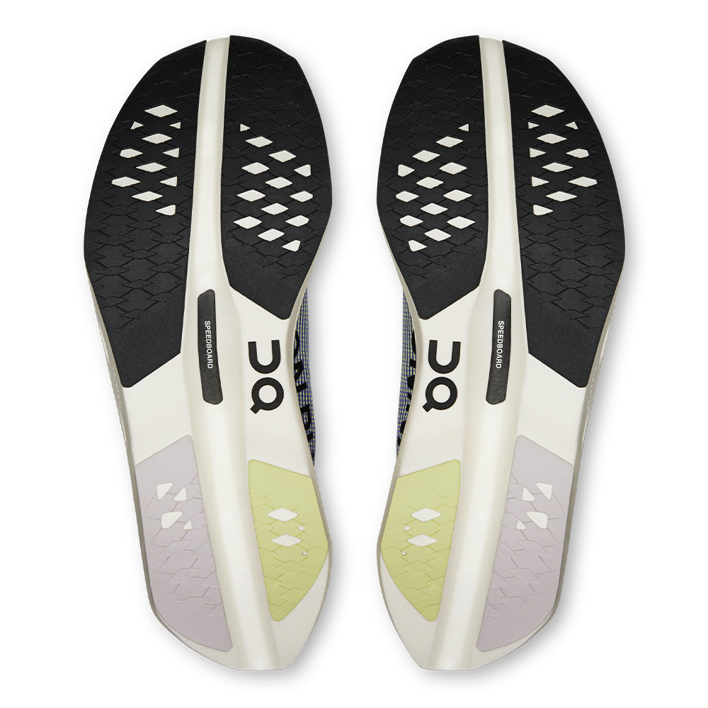 On Women's Cloudboom Volt - BlackToe Running#colour_juniper-limelight