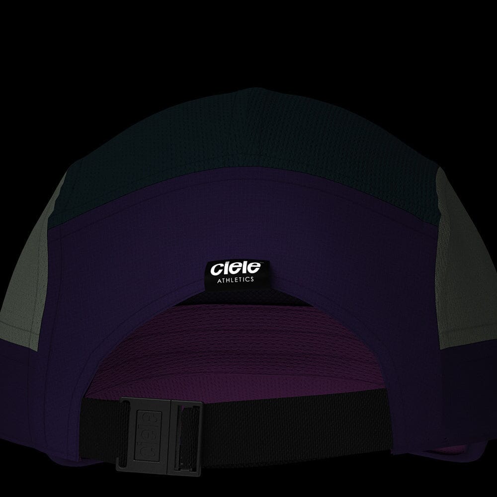 Ciele GOCap SC - Iconic Pyramid - BlackToe Running#colour_tokyo-night