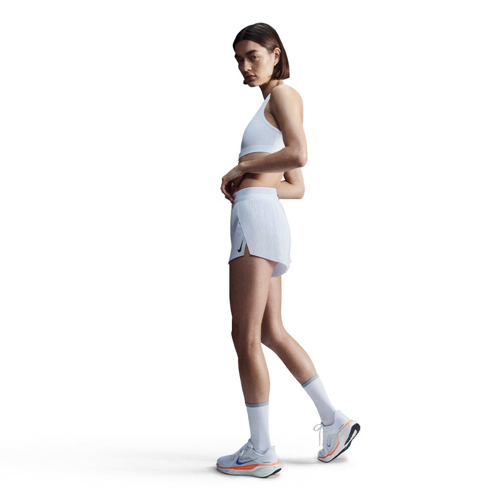 Nike Women's Dri-Fit Swoosh Medium Support Sports Bra - BlackToe Running#colour_white-stone-mauve