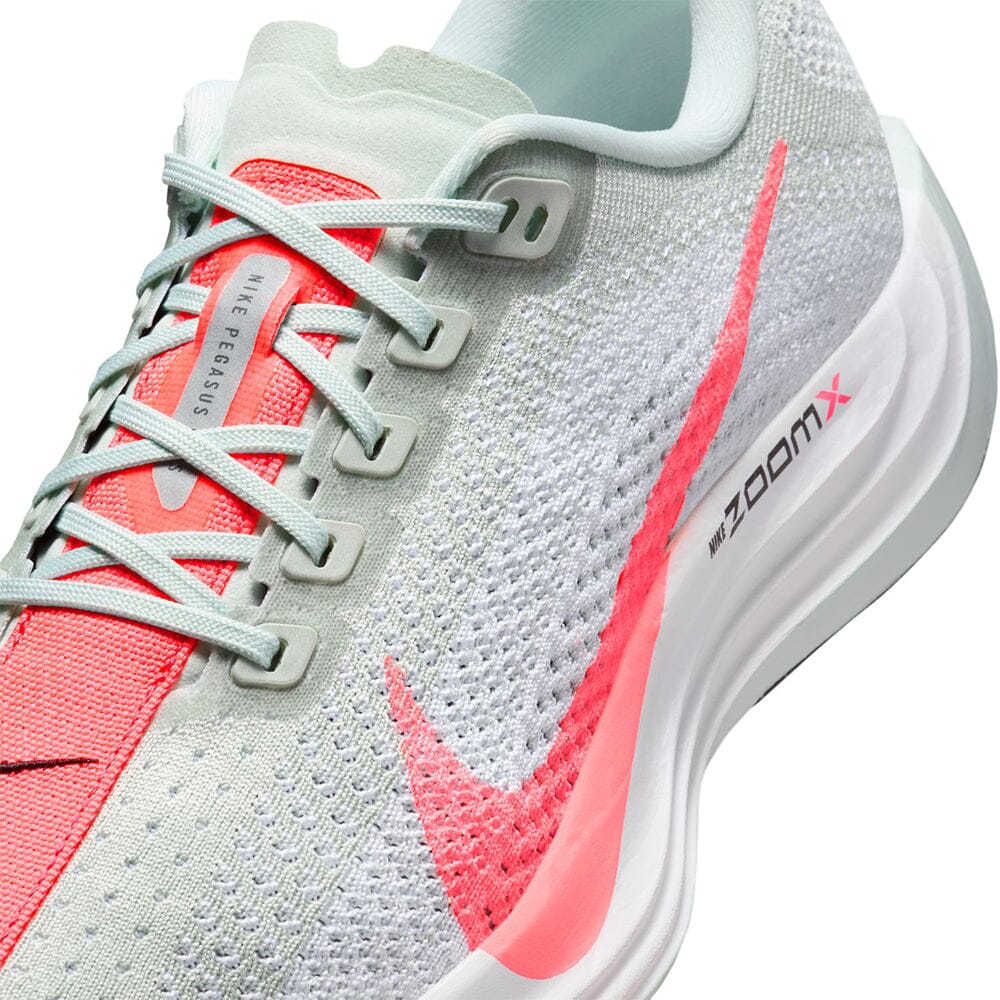 Nike Women's Pegasus Plus - BlackToe Running#colour_barely-grey-hot-punch-white