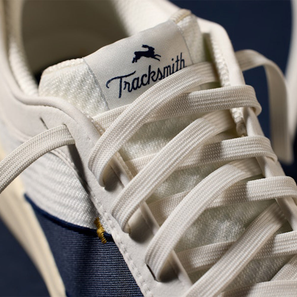Tracksmith Eliot Runner - BlackToe Running#colour_ivory-navy