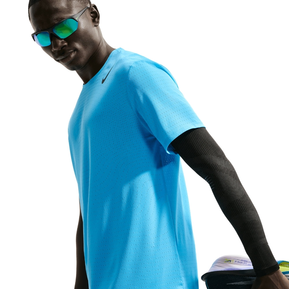 Nike Men's AeroSwift Dri-FIT ADV Short-Sleeve Running Top - BlackToe Running#colour_light-current-blue-black