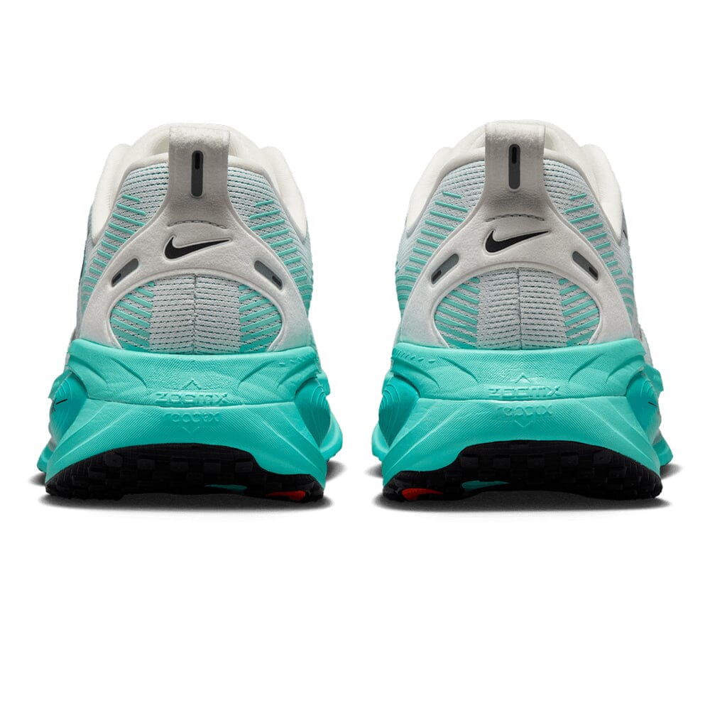 Nike Men's Vomero 18 - BlackToe Running#colour_summit-white-dusty-cactus