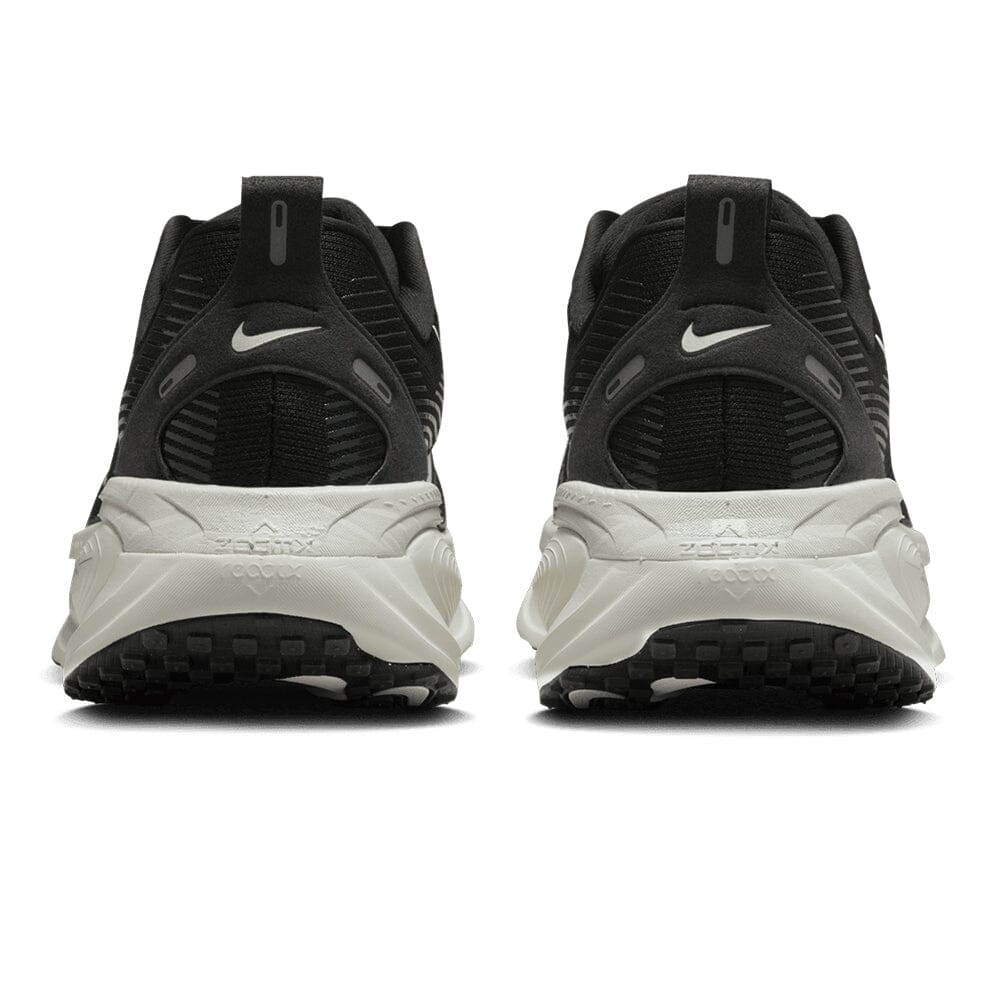 Nike Women's Vomero 18 - BlackToe Running