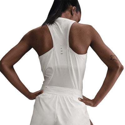 Nike Women's Swift Dri-FIT Mid-Rise 2.5" Brief-Lined Running Shorts - BlackToe Running#colour_sail