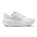 Nike Women's Vomero Plus - BlackToe Running#colour_white-summit-white