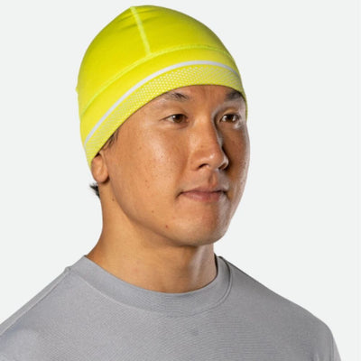 Nathan Hypernight Reflective Beanie - BlackToe running#colour_yellow