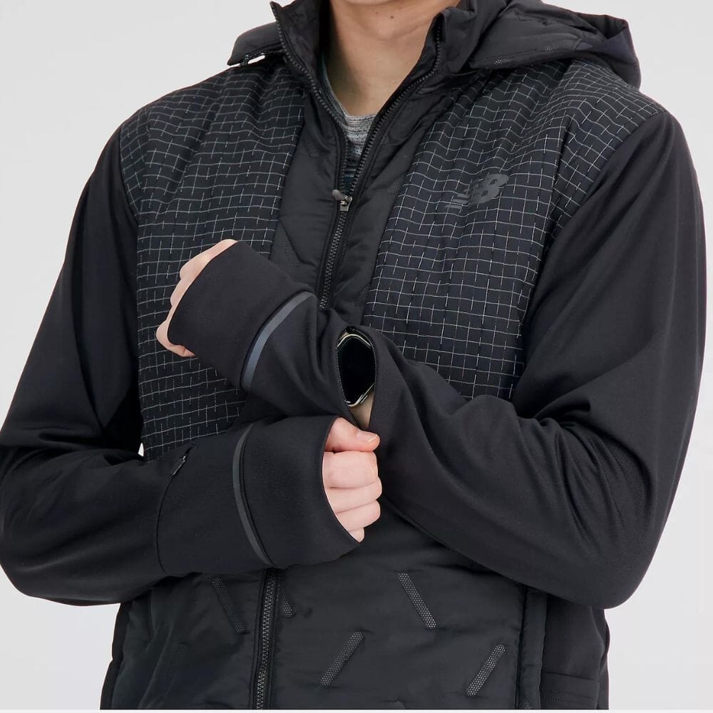 New Balance Men's Impact Run Luminous Heat Jacket - BlackToe Running#colour_black