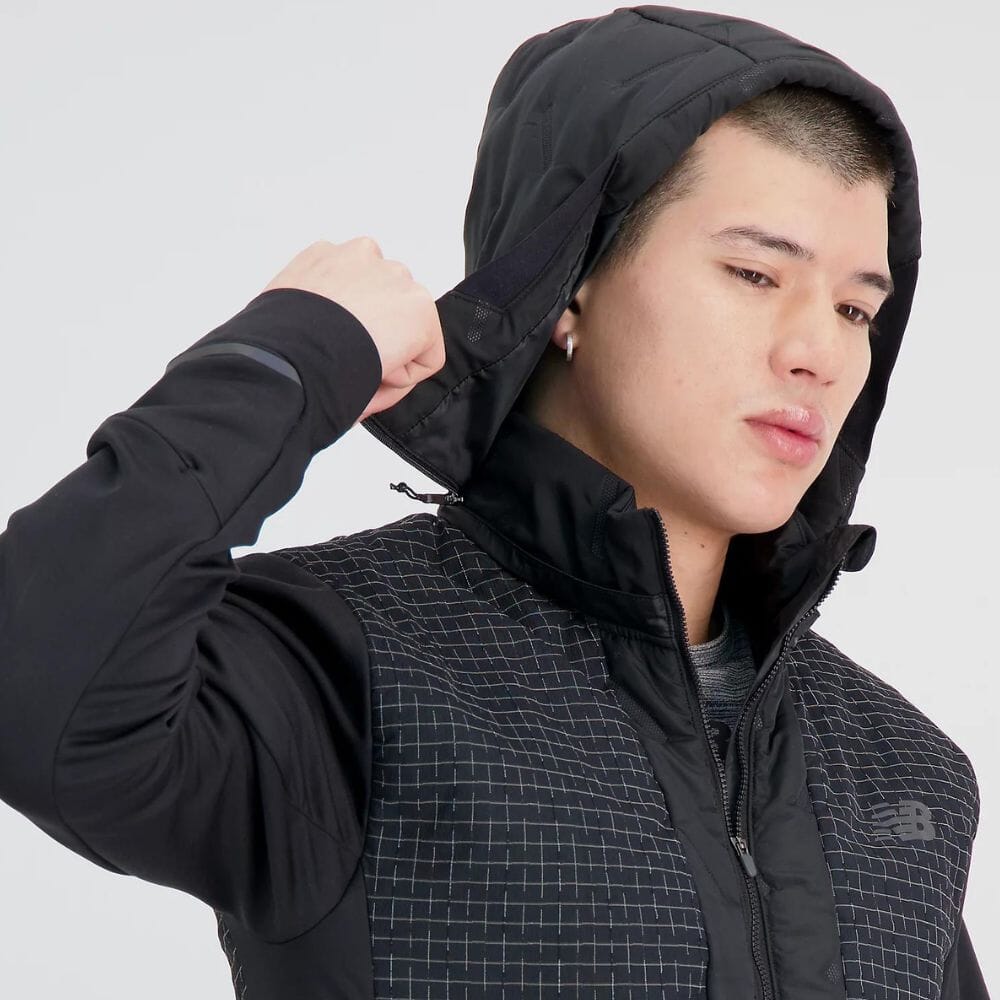 New Balance Men's Impact Run Luminous Heat Jacket - BlackToe Running#colour_black