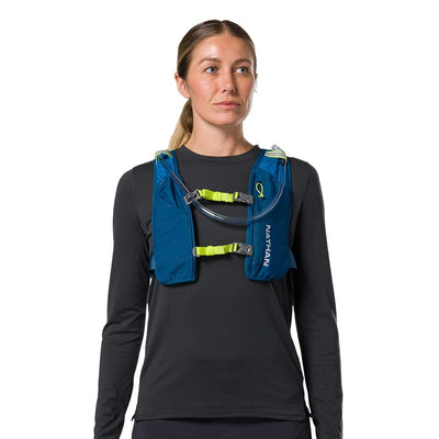 Nathan QuickStart 3.0 6 Liter Hydration Pack - BlackToe Running#colour_sailor-blue-reflective-silver