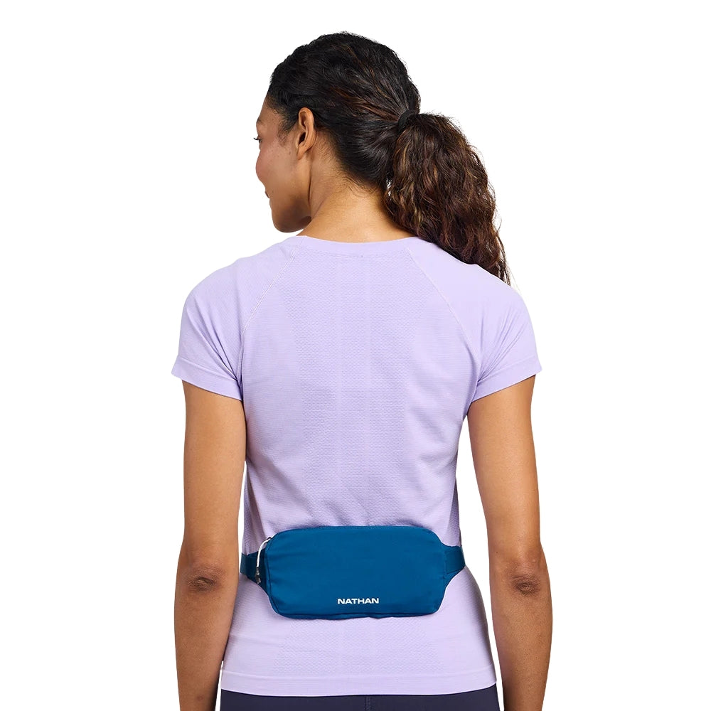 Nathan Marathon Waist Pack 3.0 - BlackToe Running#colour_sailor-blue-light-blue
