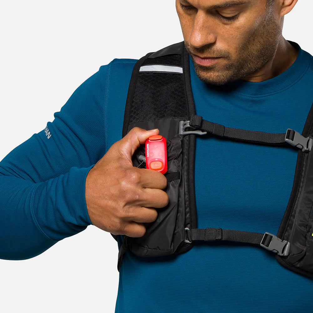 Nathan StrobeLight 2.0 Safety LED Light Clip - BlackToe Running#colour_ribbon-red