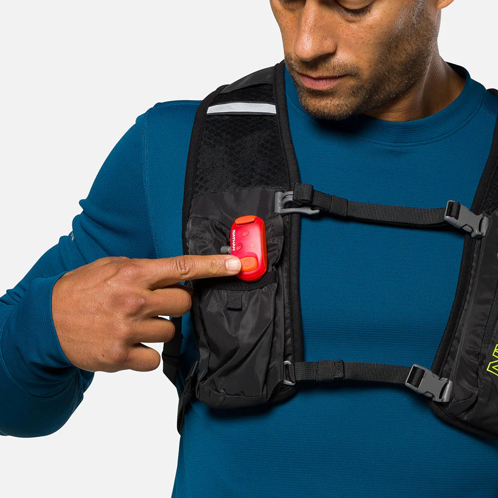 Nathan StrobeLight 2.0 Safety LED Light Clip - BlackToe Running#colour_ribbon-red