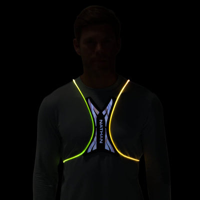 Nathan Hypernight Laser Light Vest - BlackToe Running#colour_black
