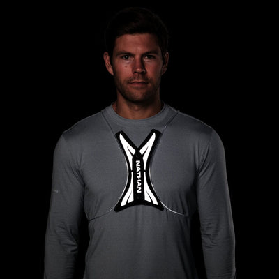 Nathan Hypernight Laser Light Vest - BlackToe Running#colour_black