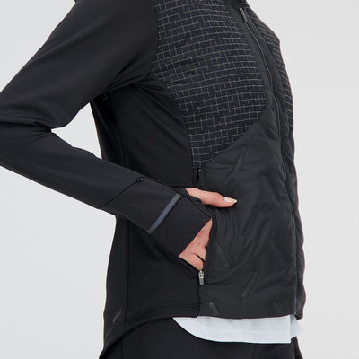 New Balance Women's Impact Run Luminous Heat Jacket - BlackToe Running#colour_black
