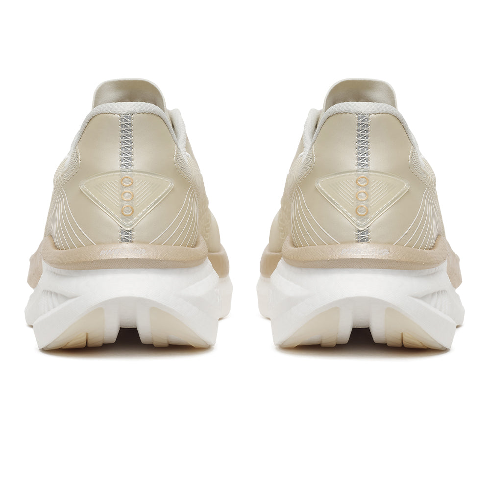 Saucony Women's Endorphin Azura - BlackToe Running#colour_eggshell-ivory