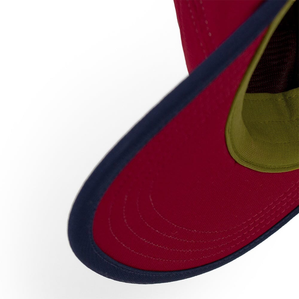 Ciele GOCap Field Iconic Bar - BlackToe Running#colour_crimson-red-terrain