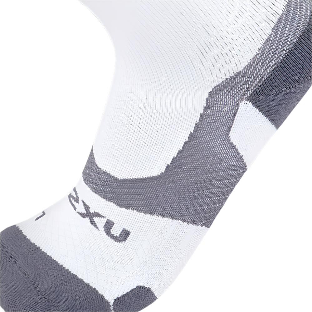 2XU Vectr Light Cushion Crew Socks - BlackToe Running