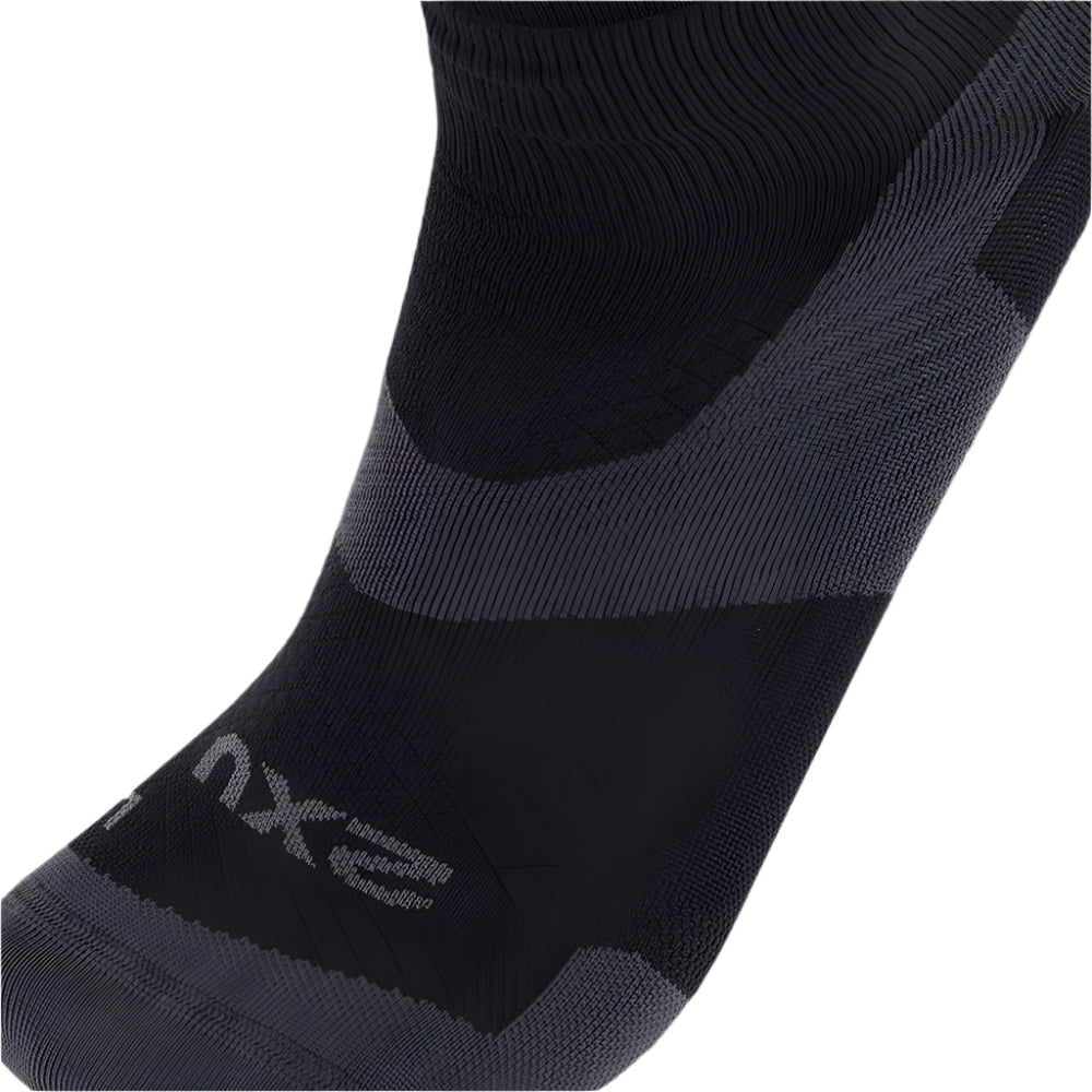 2XU Vectr Ultralight Cushion 1/4 Crew Compression Socks - BlackToe Running#colour_black-titanium