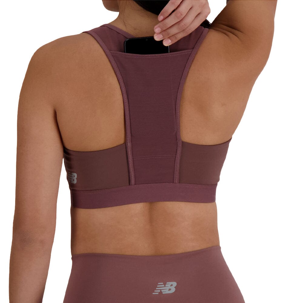 New Balance Women's Sleek Pocket Medium Support Bra - BlackToe Running
