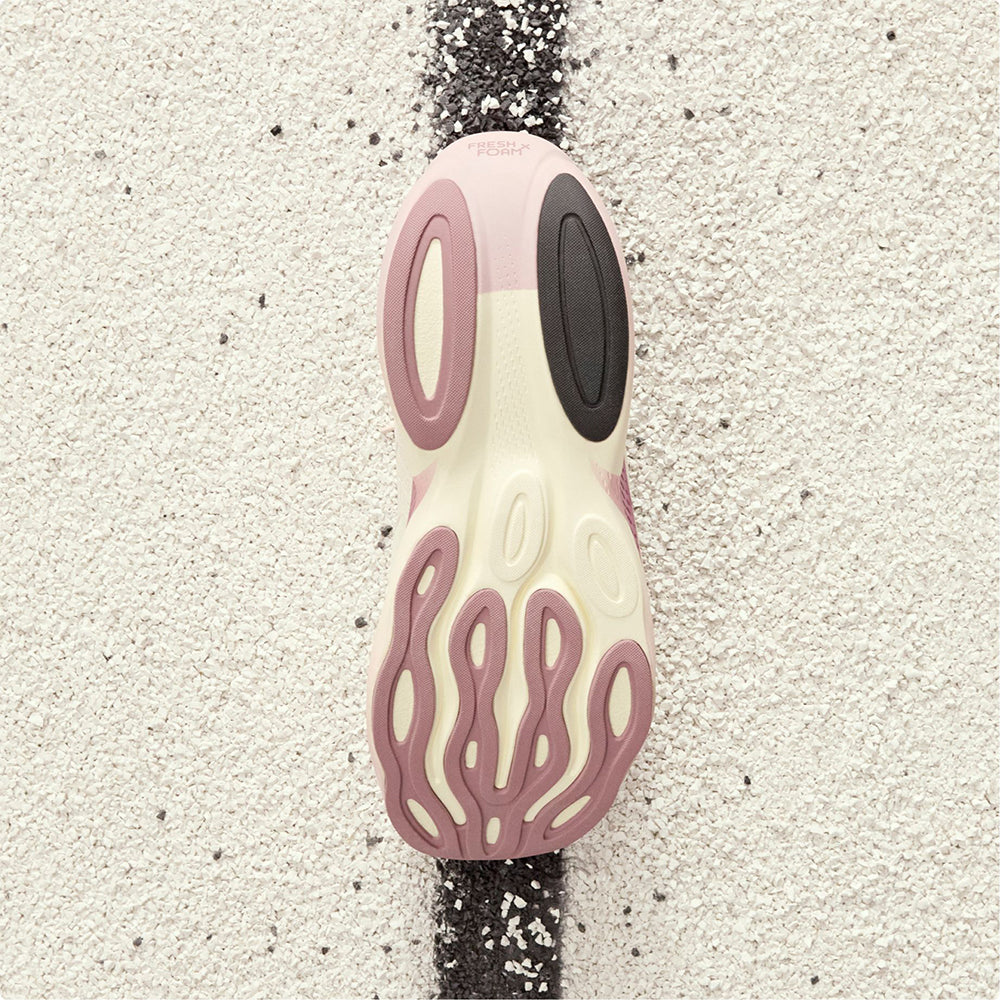 New Balance Women's Ellipse x Gabby Thomas - BlackToe Running