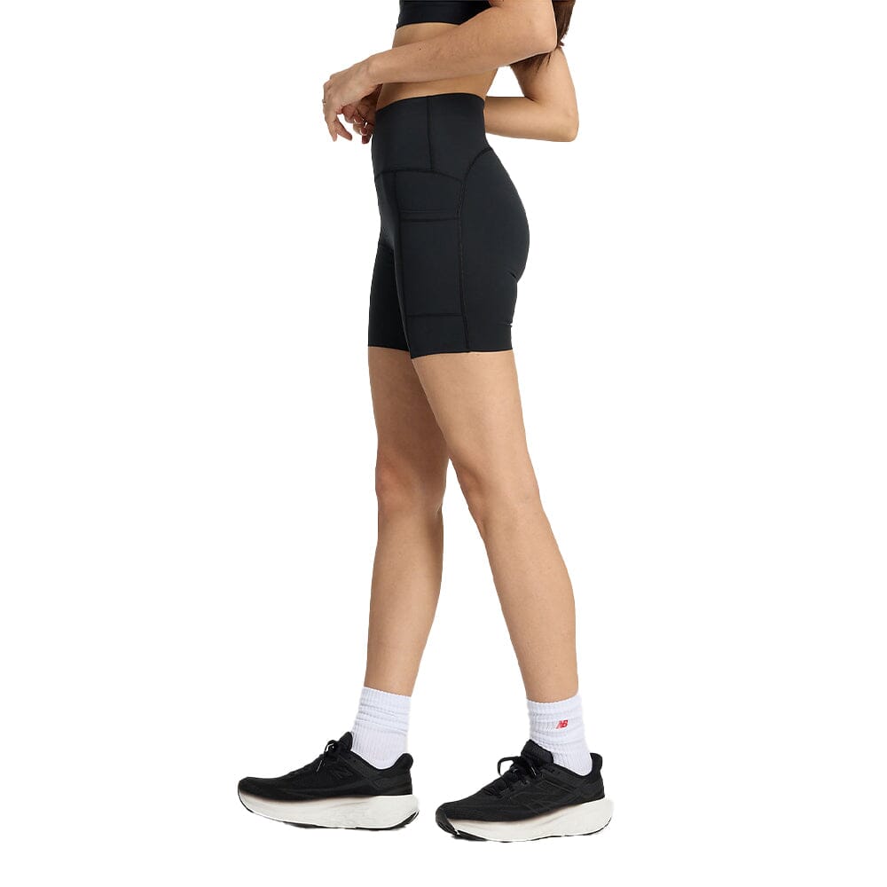 New Balance Women's Sleek Pocket High Rise Short 6" - BlackToe Running