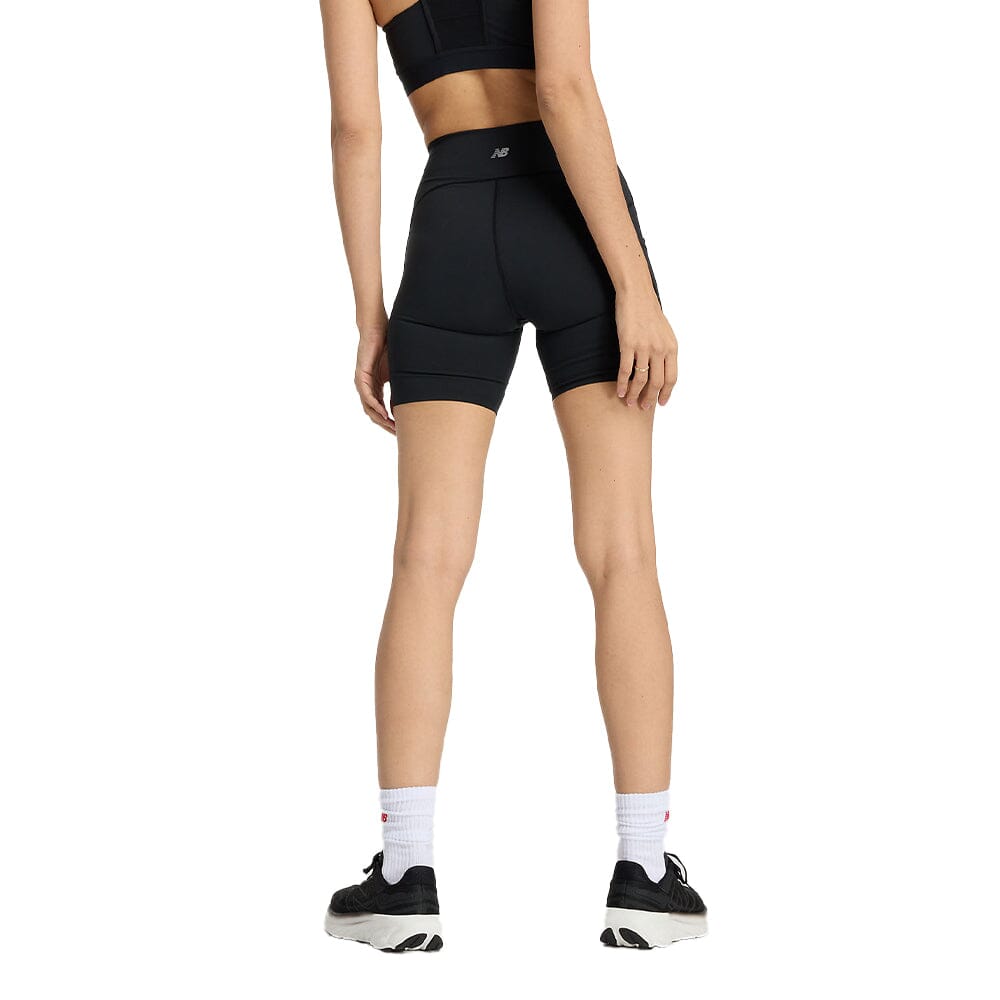 New Balance Women's Sleek Pocket High Rise Short 6" - BlackToe Running