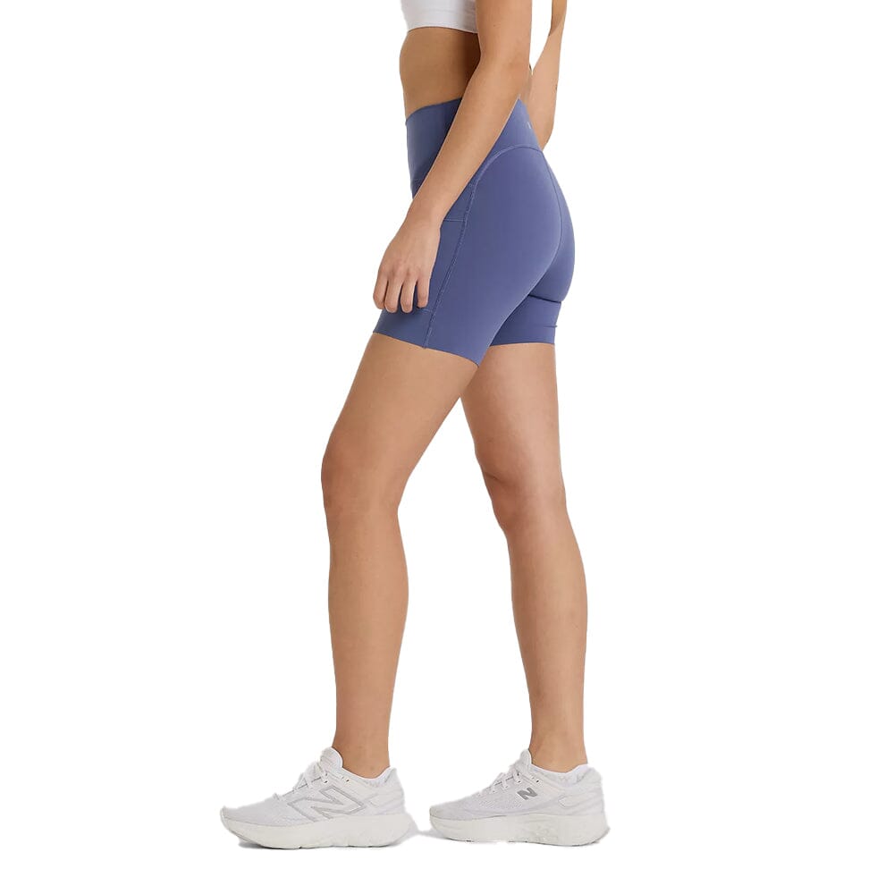 New Balance Women's Sleek Pocket High Rise Short 6" - BlackToe Running#colour_dream-state